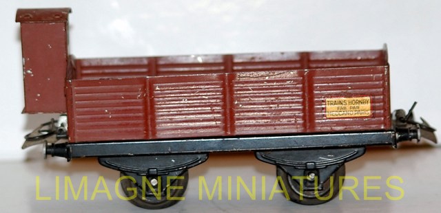 B28- 17 HORNBY WAGON TOMBEREAU A ESSIEUX GUERITE SERRE FREINS | B28 17
